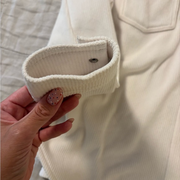 ALO Yoga Mountain Side Shaket in Ivory XS - Picture 7 of 13